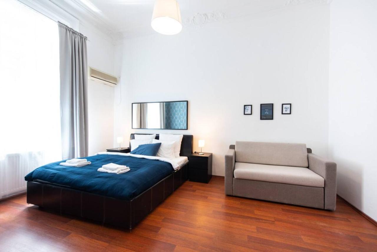 Apartment Very Convenient Large Ac Place
