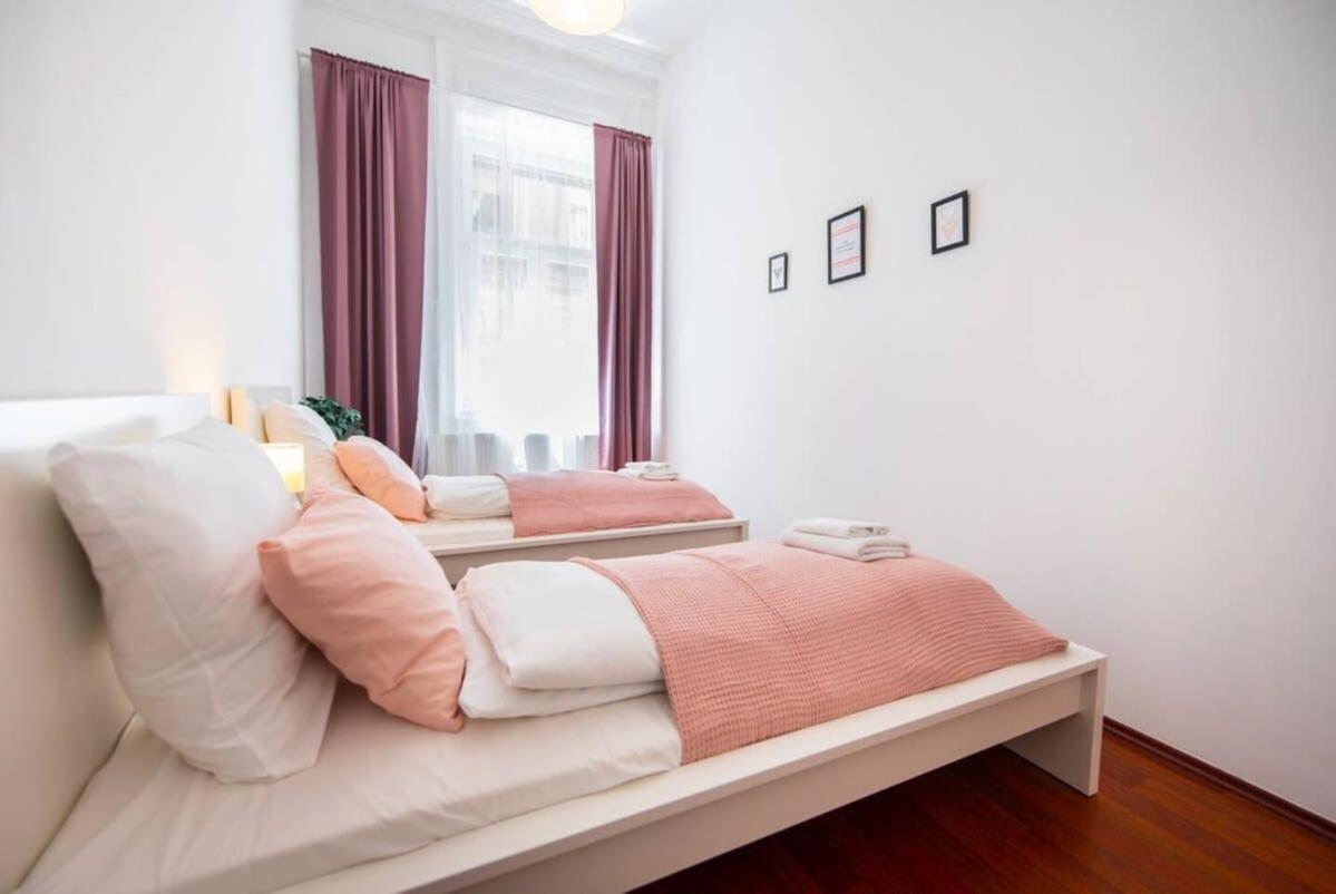Apartment Very Convenient Large Ac Place *