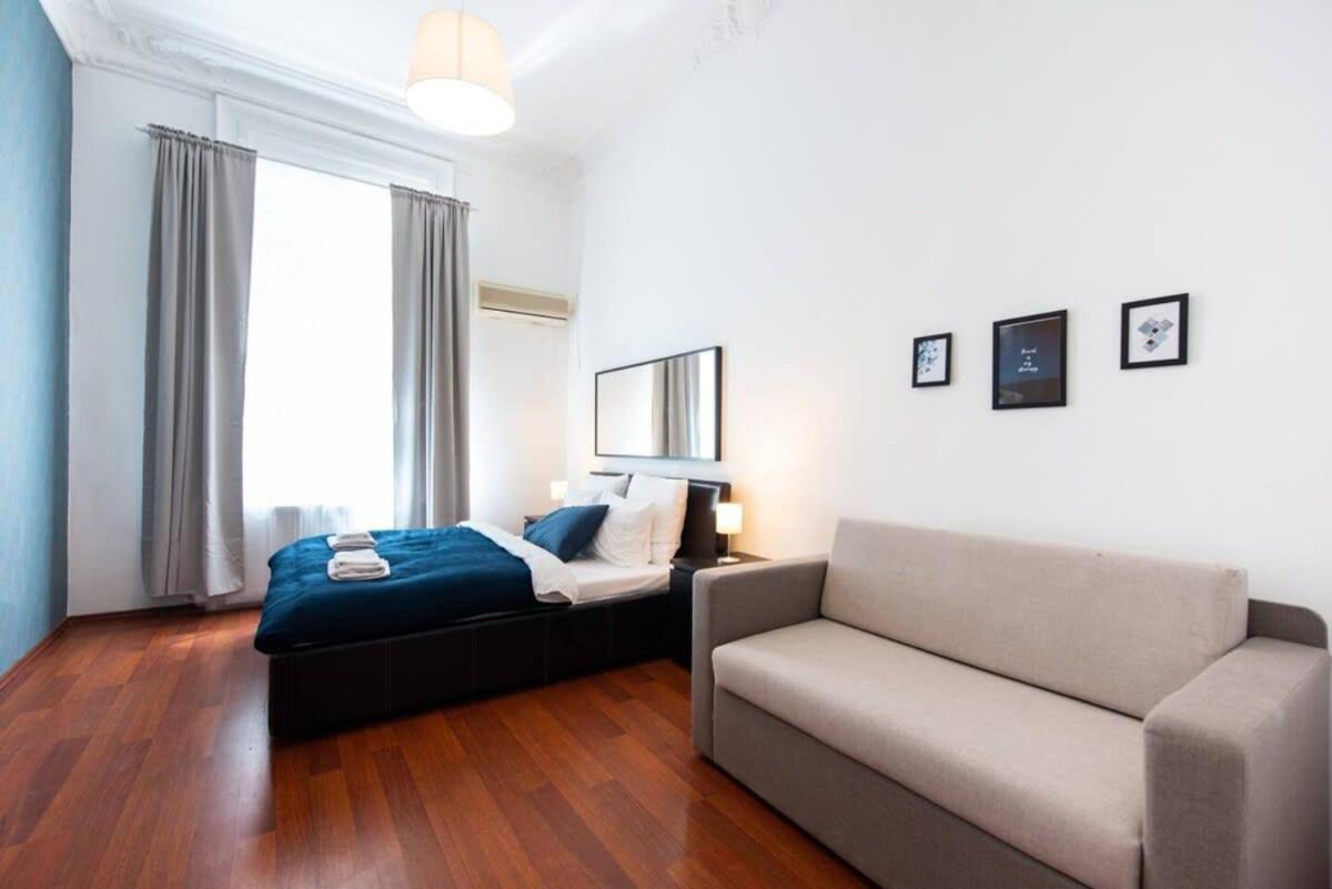 Apartment Very Convenient Large Ac Place