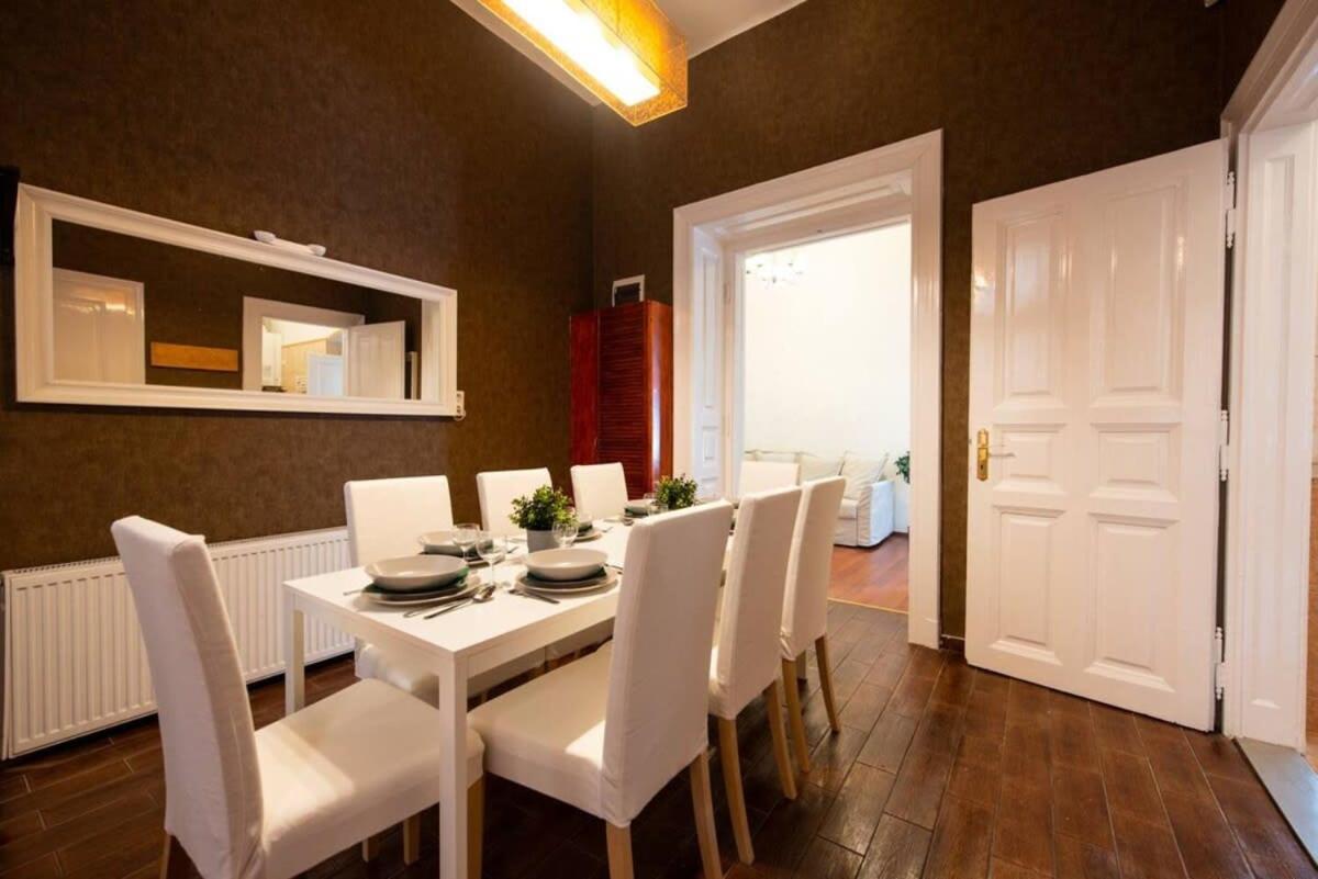 Apartment Very Convenient Large Ac Place
